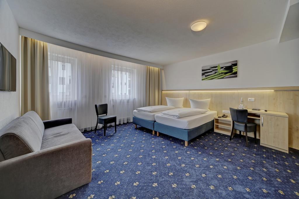Hotel Post Weiden in der Oberpfalz ภายนอก รูปภาพ