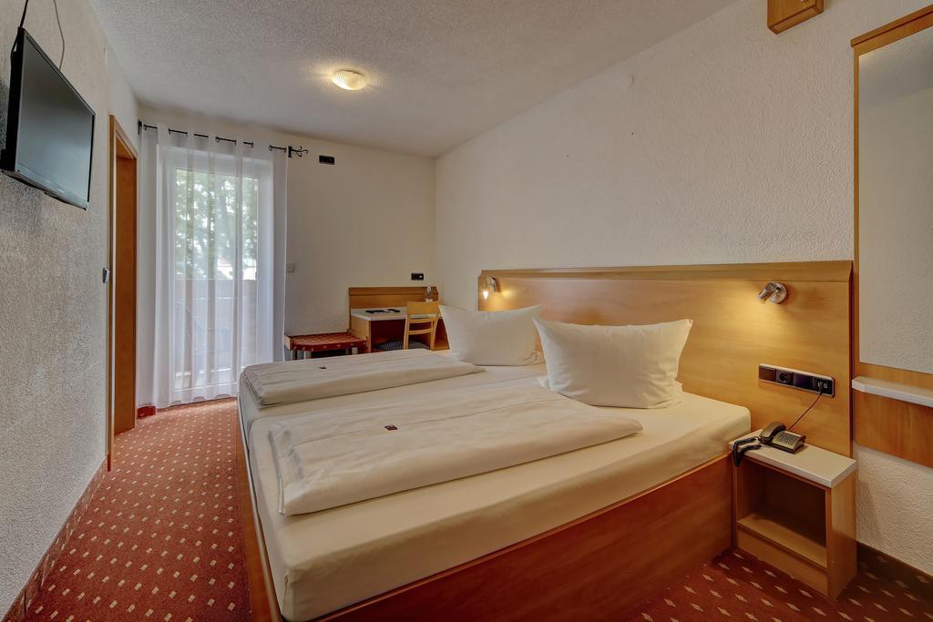 Hotel Post Weiden in der Oberpfalz ภายนอก รูปภาพ